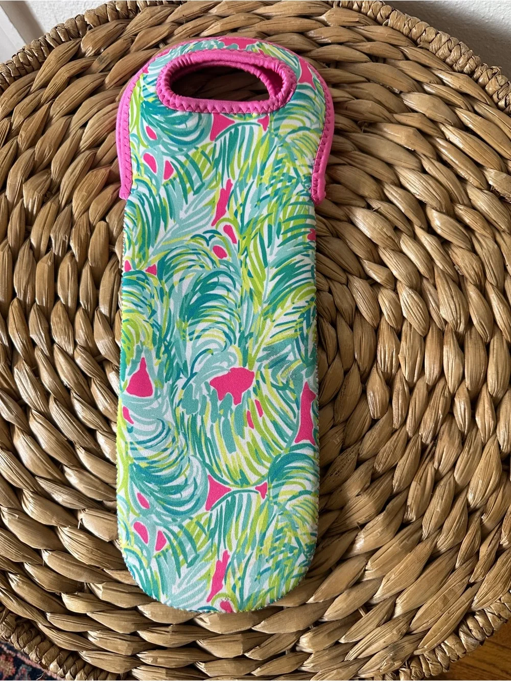 Lilly Pulitzer Neoprene Wine Carrier Sleeve Tropical Palm Leaf Print Pink Green